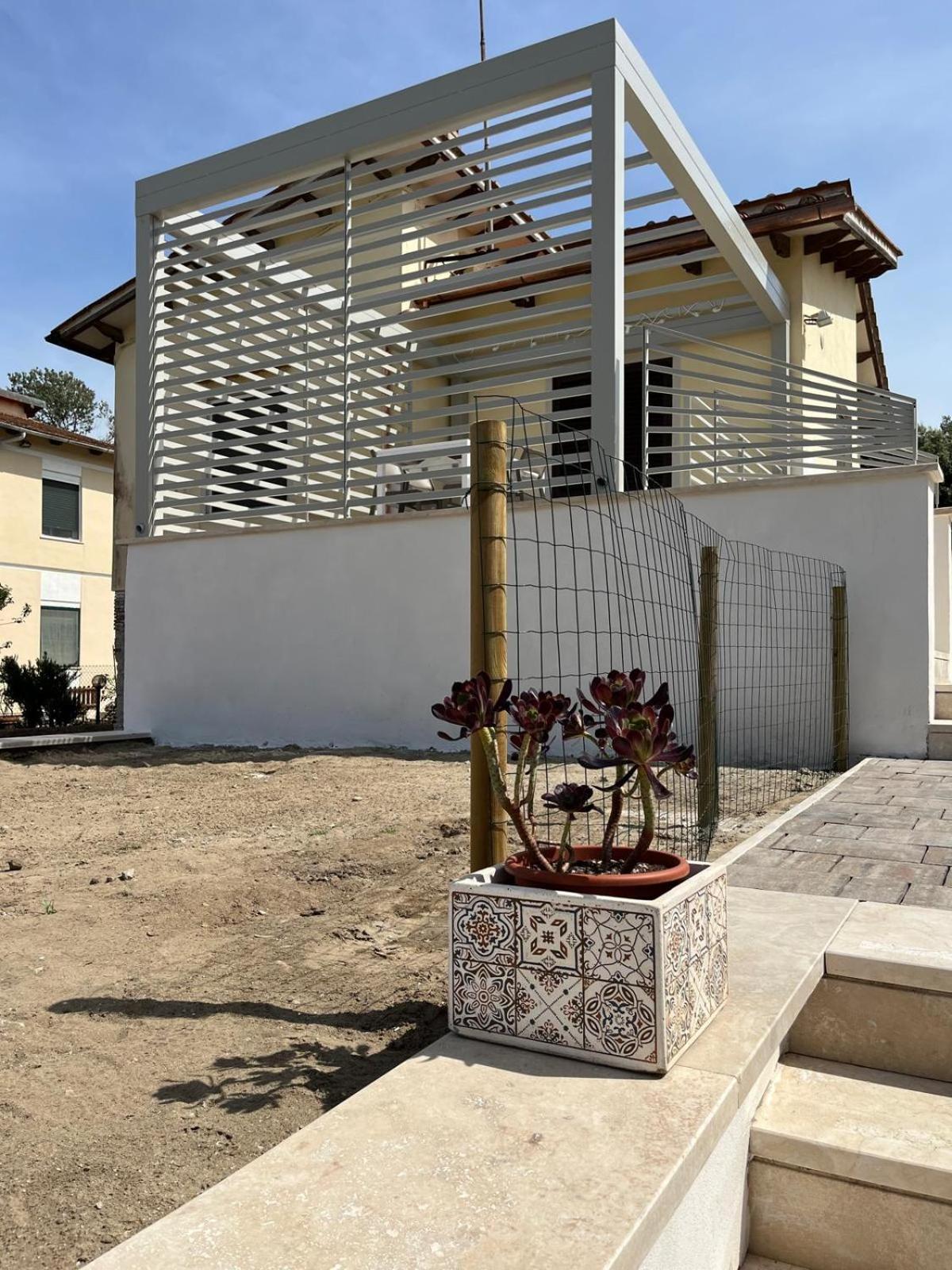 Appartamento In Villa A Tirrenia, Eleganza E Comfort A Pochi Passi Dal Mare Pisa Exterior photo